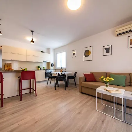 Maria, Big Garden, Private Parking Villa Vinkuran