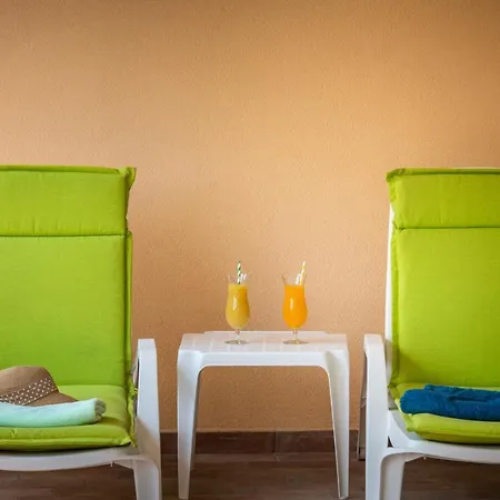 Maria, Big Garden, Private Parking * Vinkuran