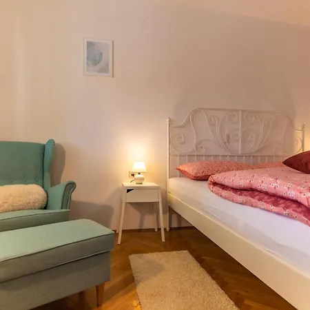 Maria, Big Garden, Private Parking Villa